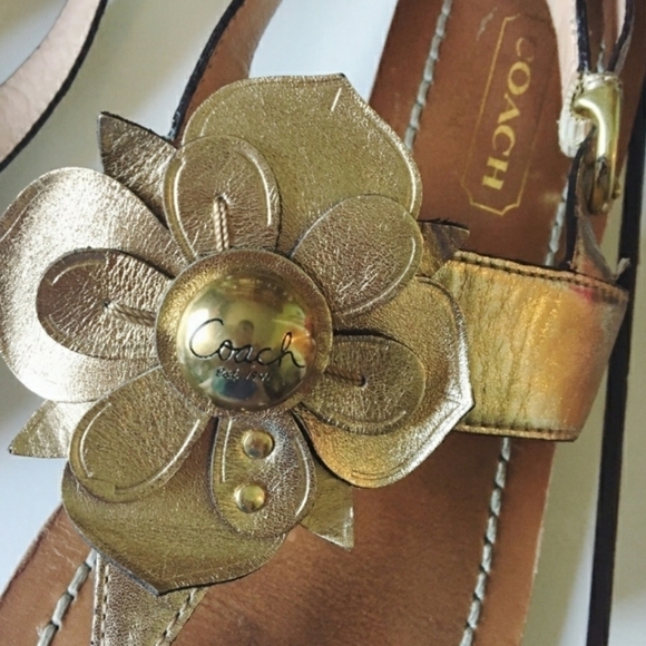 Coach Gold Sari Metallic Flowers Leather Sandals Size 8 - Picture 14 of 14